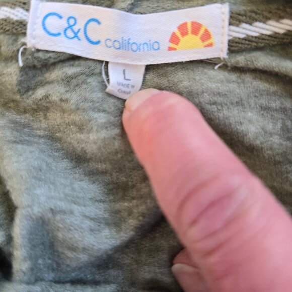 C & C Lightweight Hooded Long Sleeve Top Size Large - Picture 4 of 5